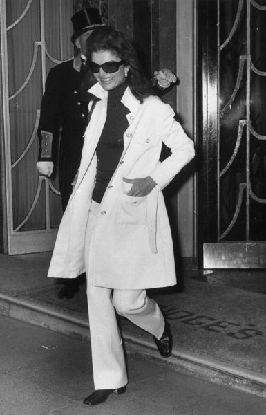 Simply Chic Jackie Jacqueline Kennedy Onassis The Icons Forever Chic by Meg